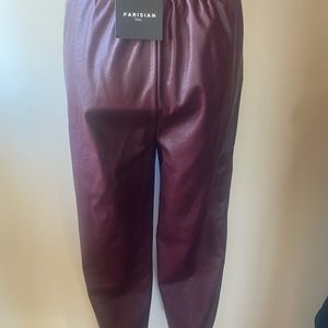 Leather-look like joggers in wine